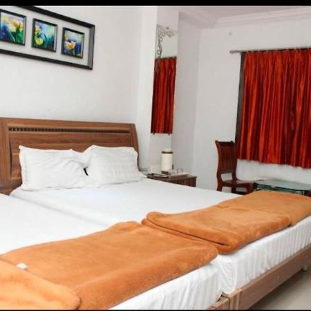 Reva Prabhu Sadan Hotel Ambaji ภายนอก รูปภาพ