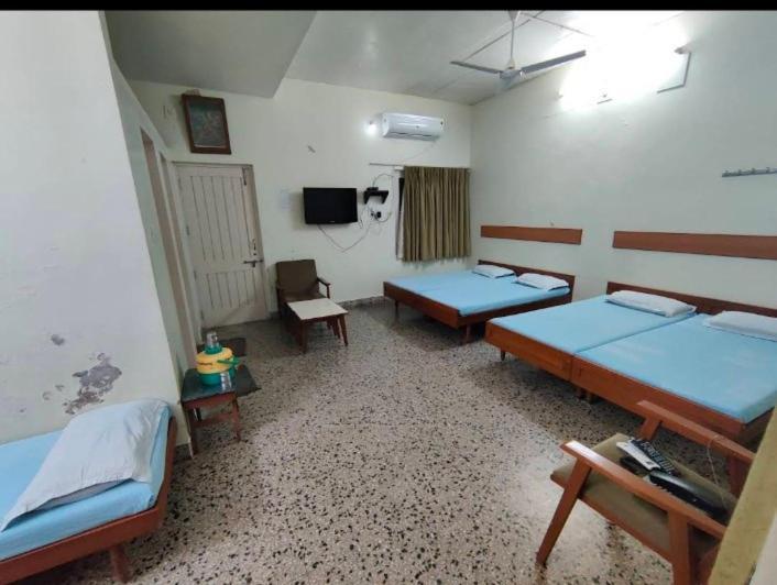 Reva Prabhu Sadan Hotel Ambaji ภายนอก รูปภาพ